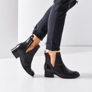 Jeffrey Campbell women's Oriley Cutout Ankle Boot blue leather 36.5